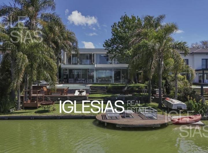 Casa · 500m² · 5 Ambientes · 2 Cocheras