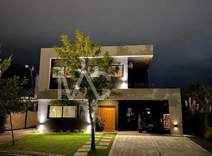 Casa · 165m² · 4 Ambientes · 1 Cochera