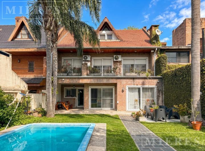 Casa · 319m² · 3 Dormitorios · 1 Cochera