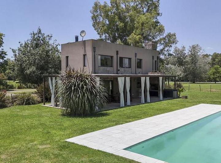 Casa · 103m² · 3 Ambientes · 3 Cocheras