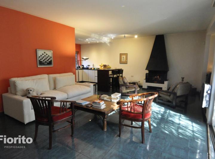Casa · 263m² · 4 Ambientes · 4 Cocheras