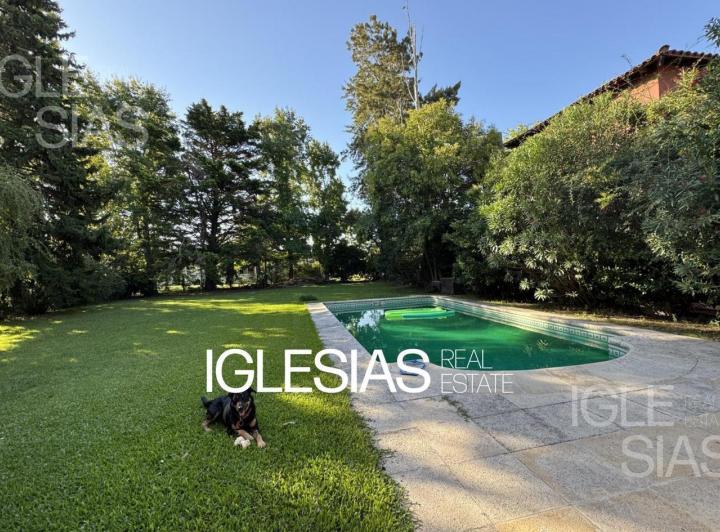 Casa · 285m² · 4 Ambientes · 2 Cocheras
