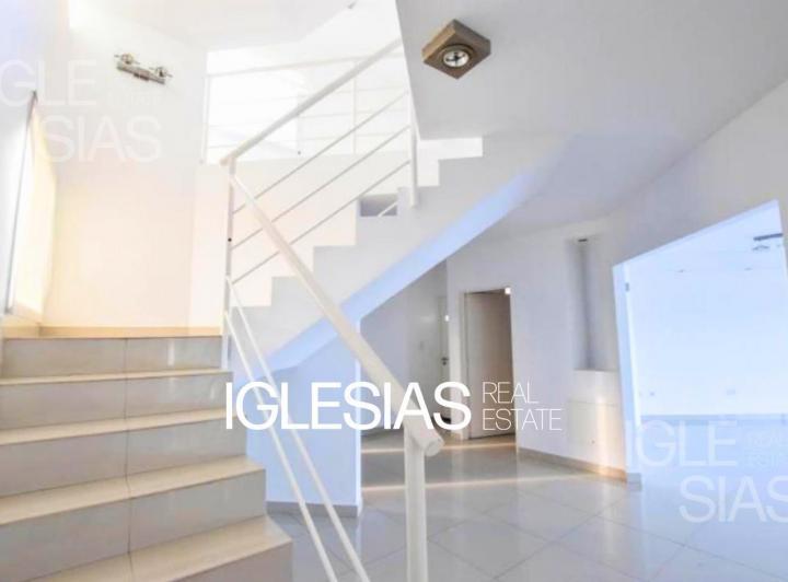 Casa · 260m² · 5 Ambientes · 2 Cocheras