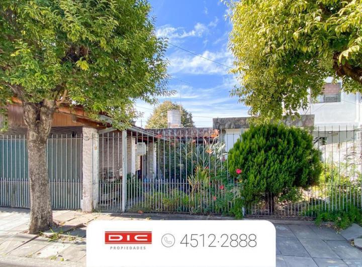 Casa · 85m² · 3 Ambientes · 2 Cocheras