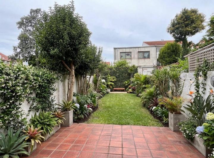 Casa · 180m² · 5 Ambientes · 3 Cocheras