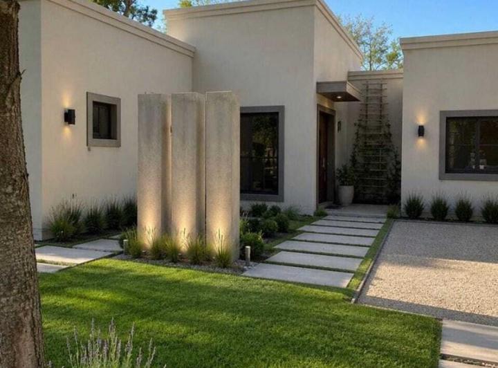Casa · 181m² · 4 Ambientes · 2 Cocheras