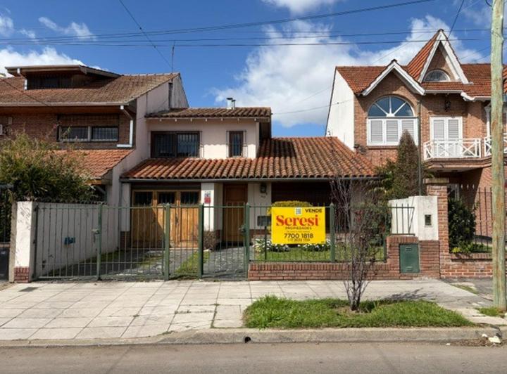 Casa · 191m² · 4 Ambientes · 2 Cocheras