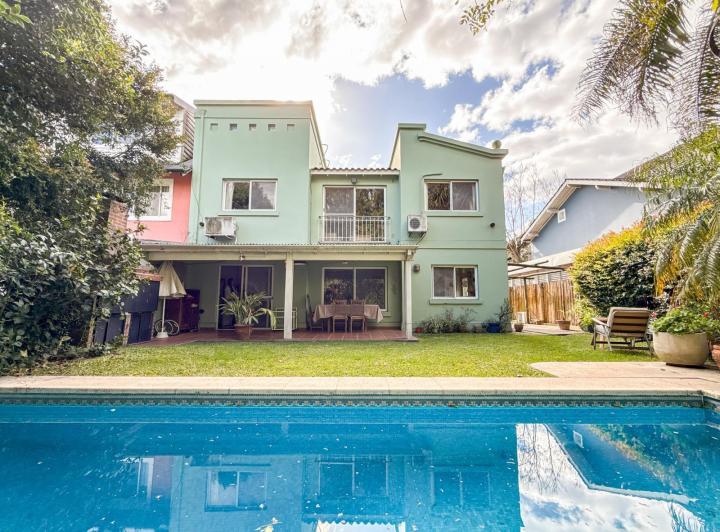 Casa · 172m² · 5 Ambientes · 2 Cocheras