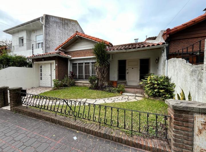 Casa · 143m² · 5 Ambientes · 1 Cochera
