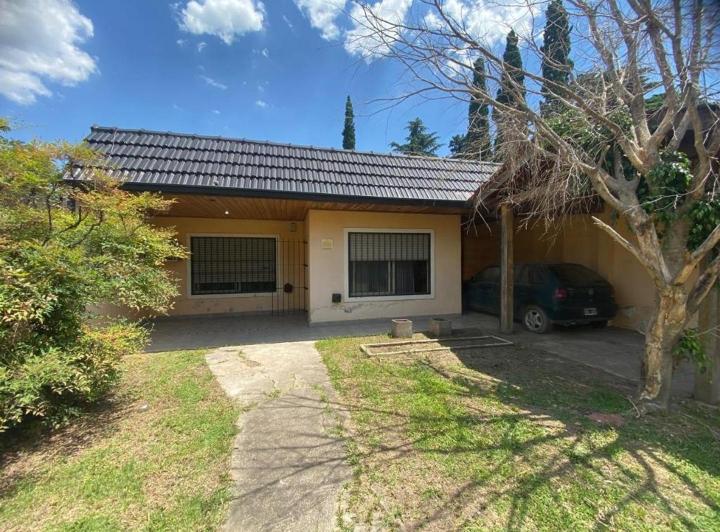 Casa · 95m² · 2 Ambientes · 2 Cocheras