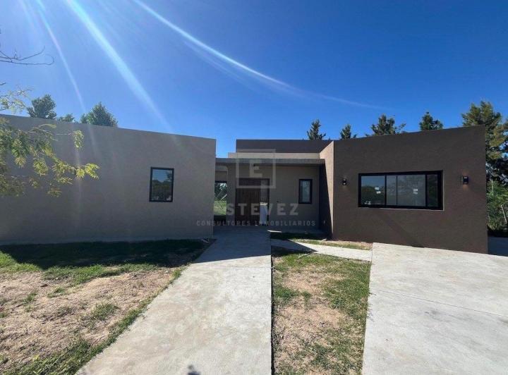 Casa · 183m² · 5 Ambientes · 2 Cocheras