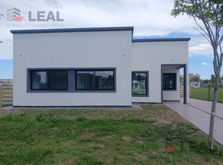 Casa · 156m² · 5 Ambientes · 2 Cocheras