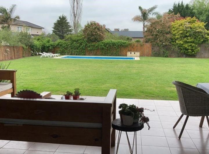 Casa · 180m² · 4 Ambientes
