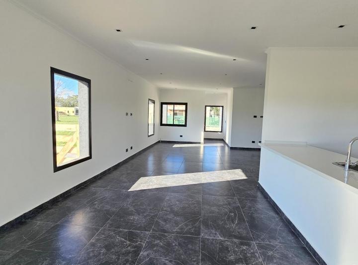 Casa · 156m² · 5 Ambientes · 2 Cocheras