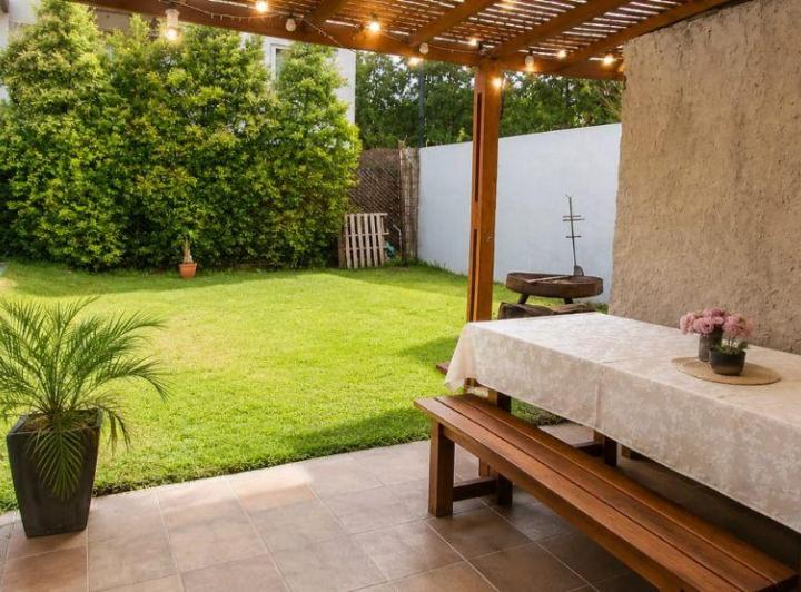 Casa · 70m² · 3 Ambientes · 2 Cocheras