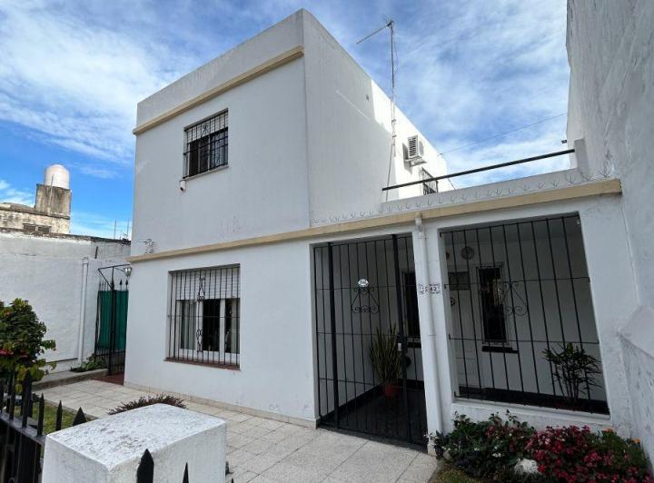 Casa · 130m² · 5 Ambientes · 1 Cochera