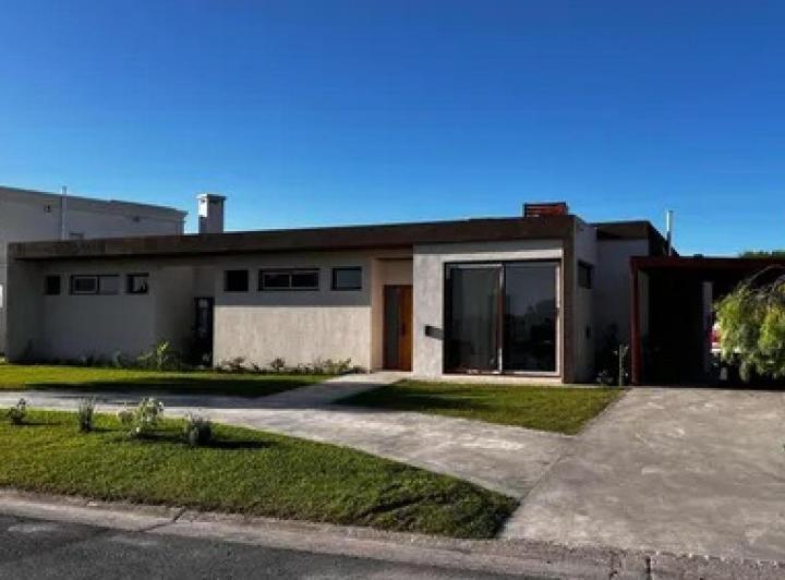 Casa · 205m² · 5 Ambientes