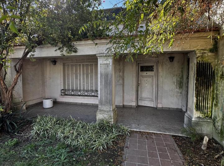 Casa · 180m² · 4 Ambientes · 2 Cocheras
