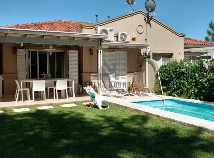 Casa · 65m² · 3 Ambientes · 1 Cochera