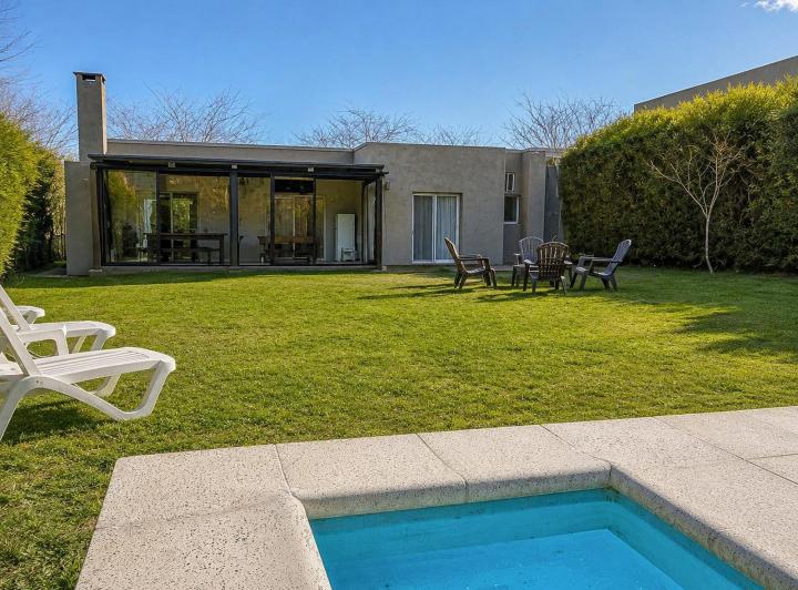 Casa · 142m² · 5 Ambientes · 2 Cocheras