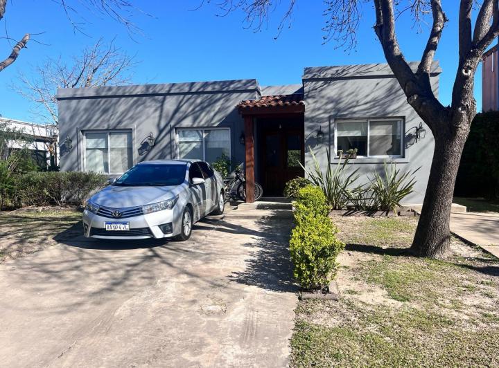 Casa · 139m² · 4 Ambientes · 3 Cocheras