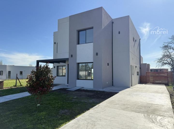 Casa · 180m² · 3 Dormitorios
