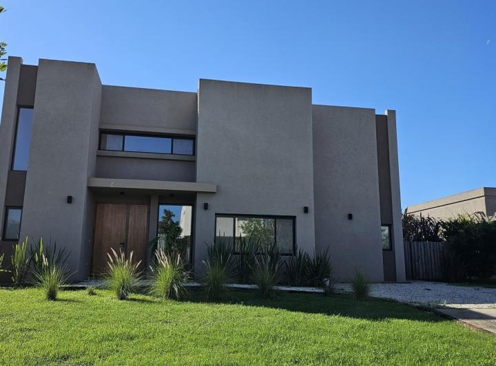 Casa · 198m² · 5 Ambientes