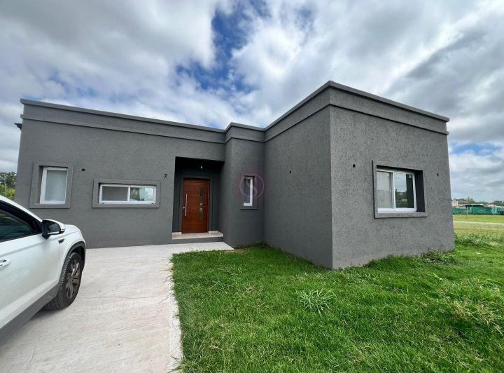 Casa · 120m² · 4 Ambientes · 1 Cochera