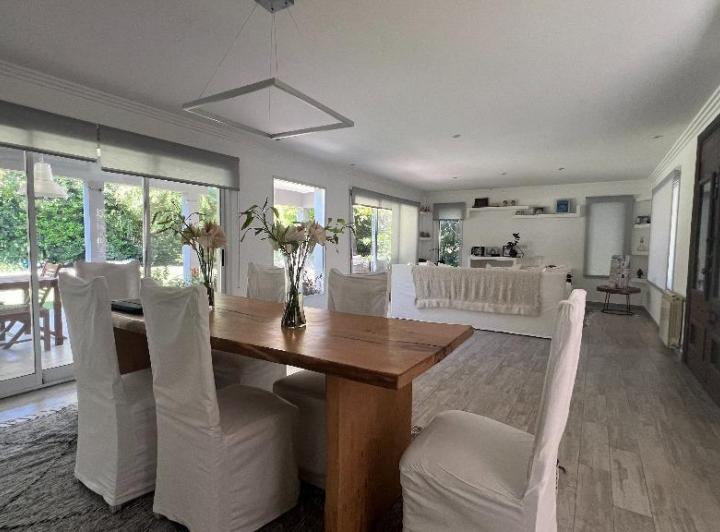 Casa · 270m² · 4 Ambientes