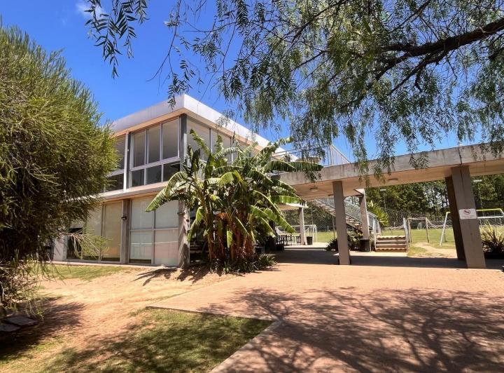 Casa · 251m² · 6 Ambientes · 1 Cochera