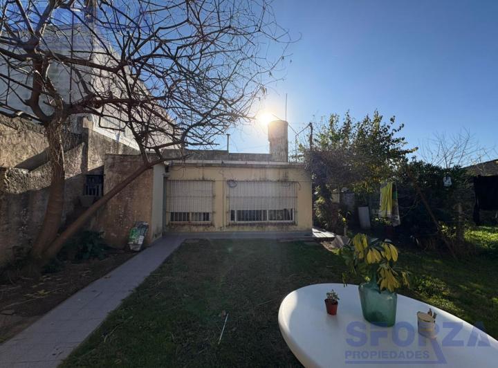 Casa · 246m² · 3 Ambientes · 1 Cochera