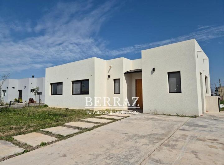Casa · 141m² · 4 Ambientes · 2 Cocheras