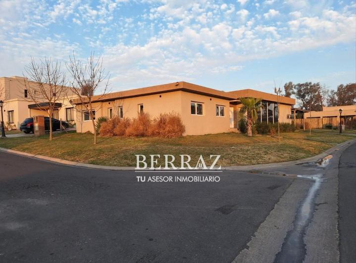 Casa · 180m² · 5 Ambientes
