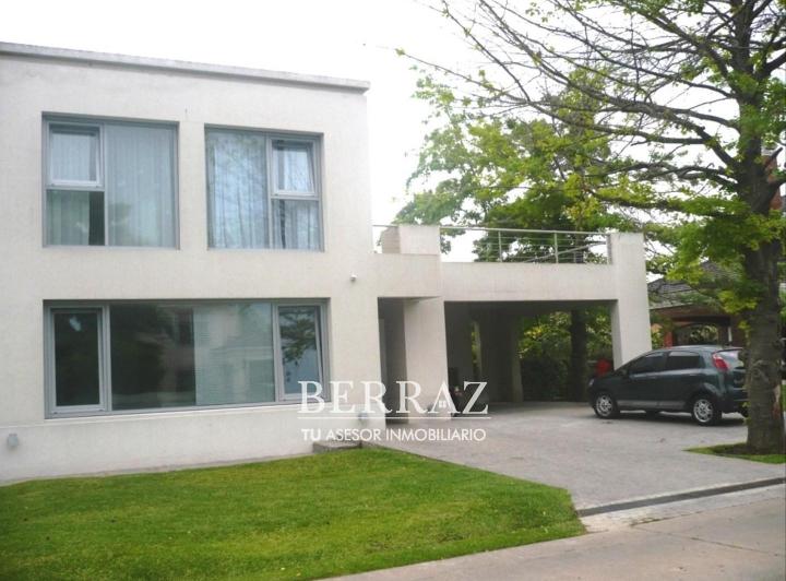 Casa · 500m² · 5 Ambientes · 2 Cocheras
