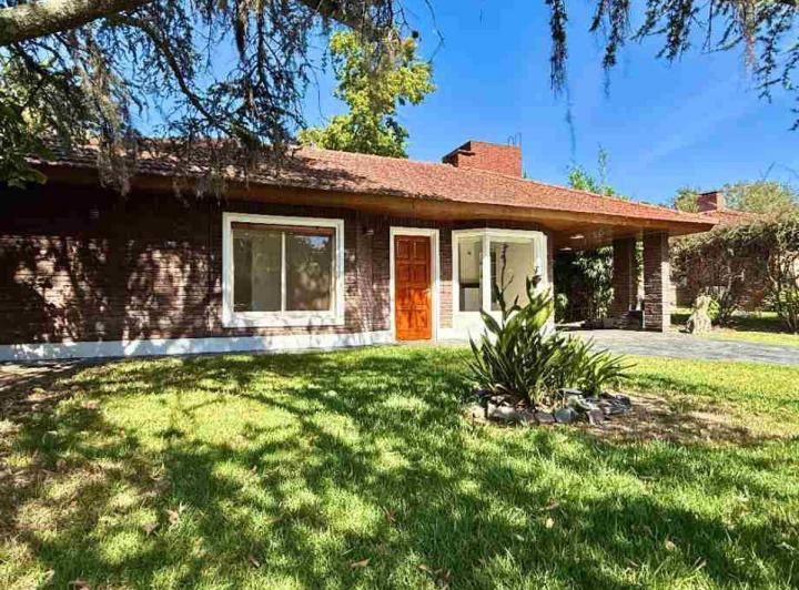 Casa · 165m² · 4 Ambientes · 1 Cochera