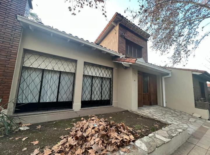 Casa · 138m² · 4 Ambientes · 1 Cochera