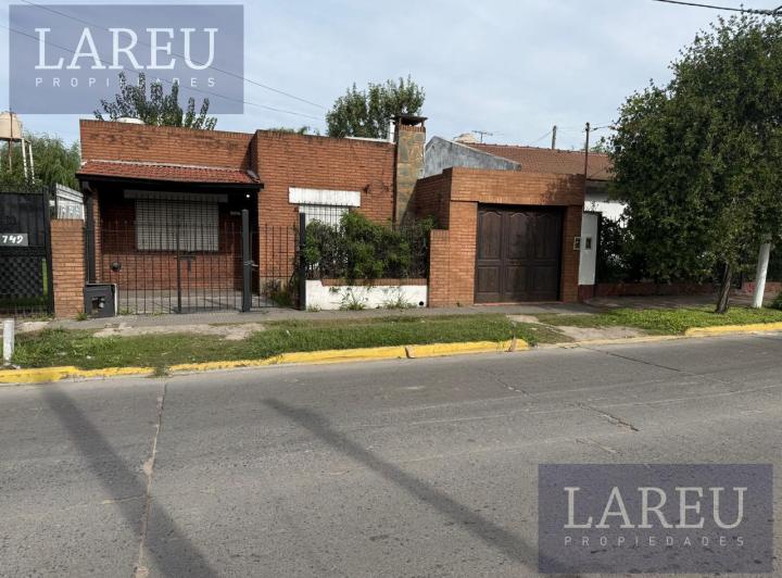 Casa · 155m² · 4 Ambientes · 1 Cochera