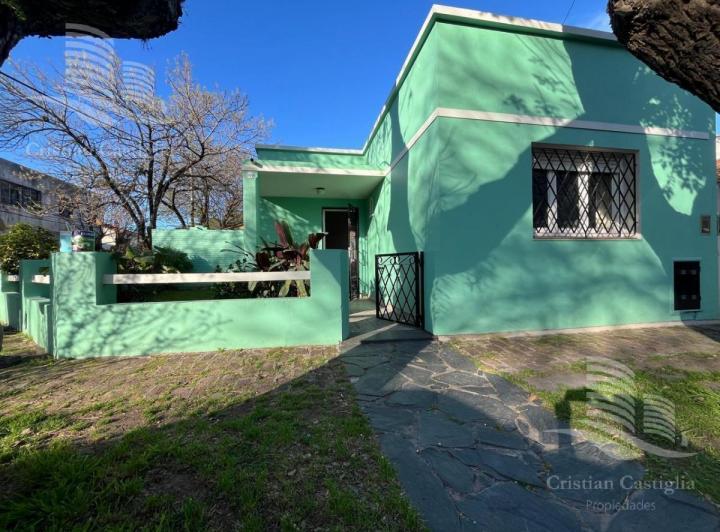 Casa · 130m² · 2 Ambientes · 2 Cocheras
