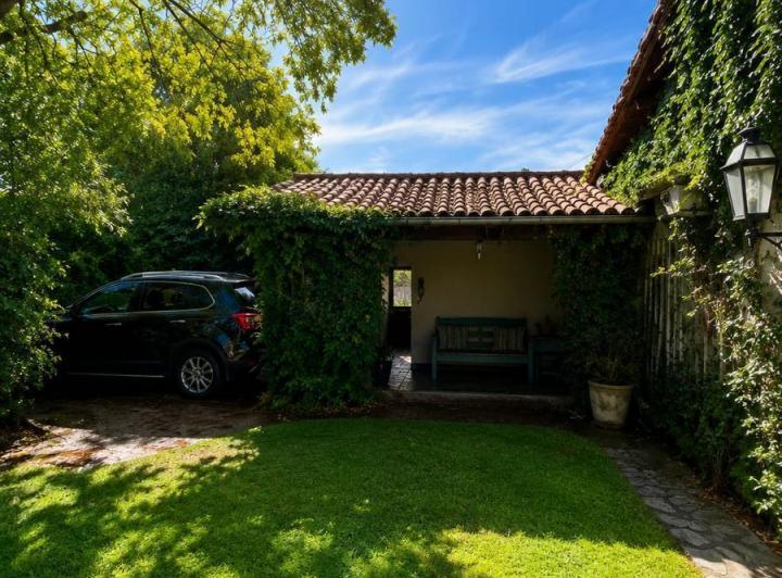 Casa · 100m² · 5 Ambientes · 1 Cochera