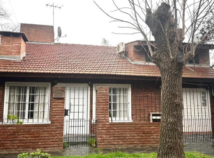 Casa · 325m² · 5 Ambientes · 2 Cocheras