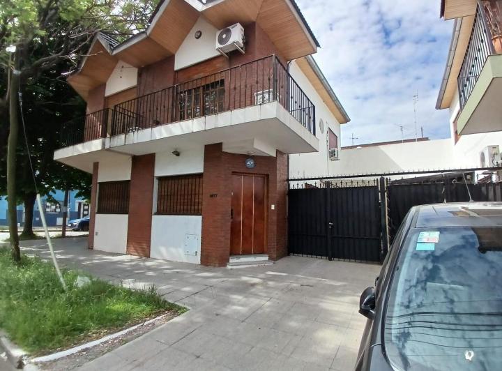 Casa · 80m² · 3 Ambientes · 1 Cochera