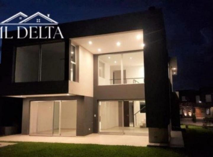 Casa · 200m² · 5 Ambientes · 1 Cochera