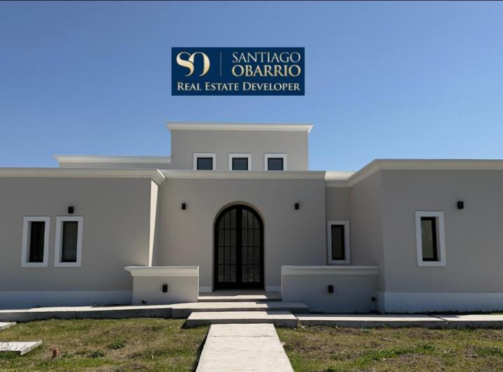 Casa · 199m² · 4 Ambientes · 4 Cocheras