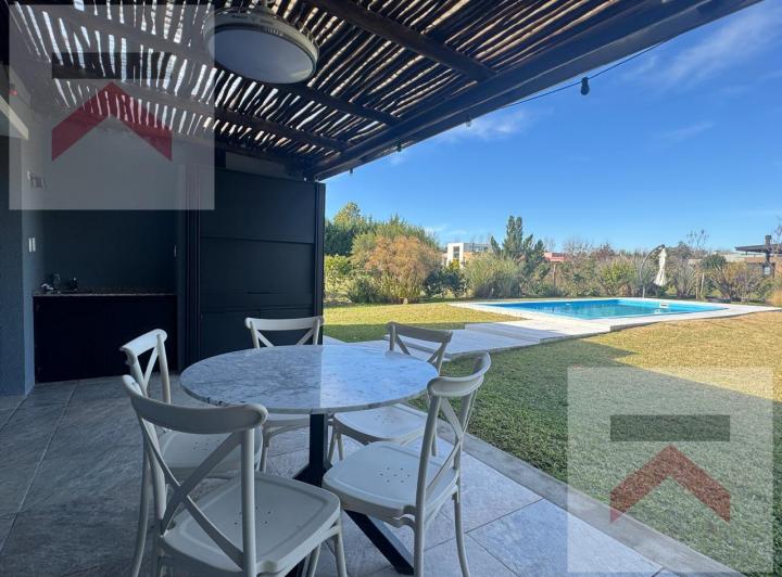 Casa · 194m² · 4 Ambientes