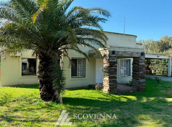 Casa · 200m² · 4 Ambientes · 2 Cocheras