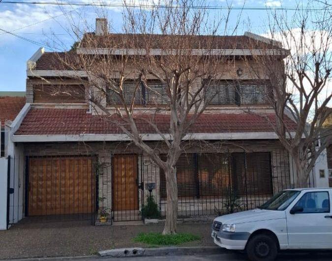 Casa · 164m² · 4 Ambientes · 1 Cochera