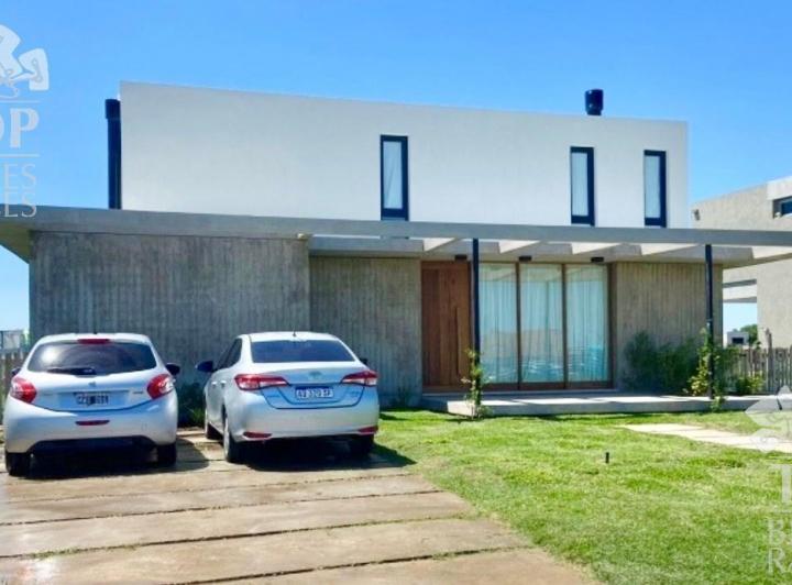 Casa · 170ha · 4 Ambientes