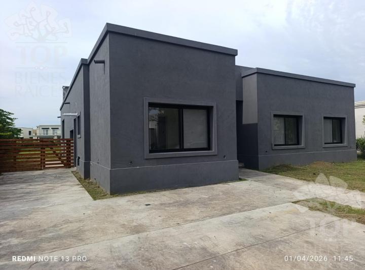 Casa · 160m² · 5 Ambientes · 1 Cochera