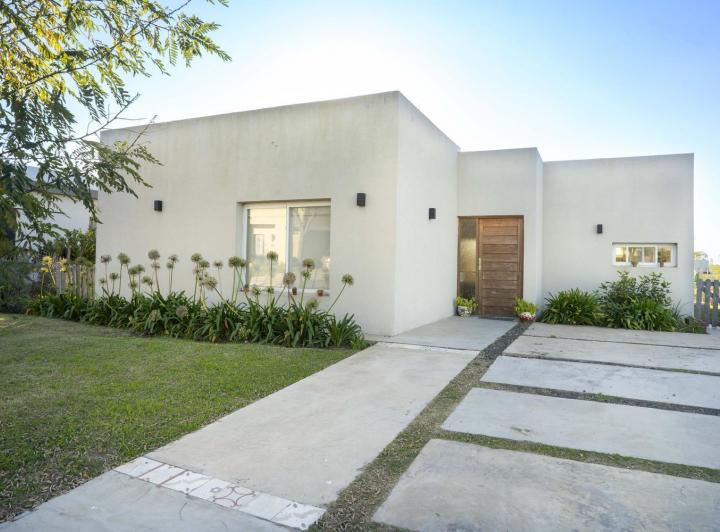 Casa · 138m² · 4 Ambientes · 2 Cocheras