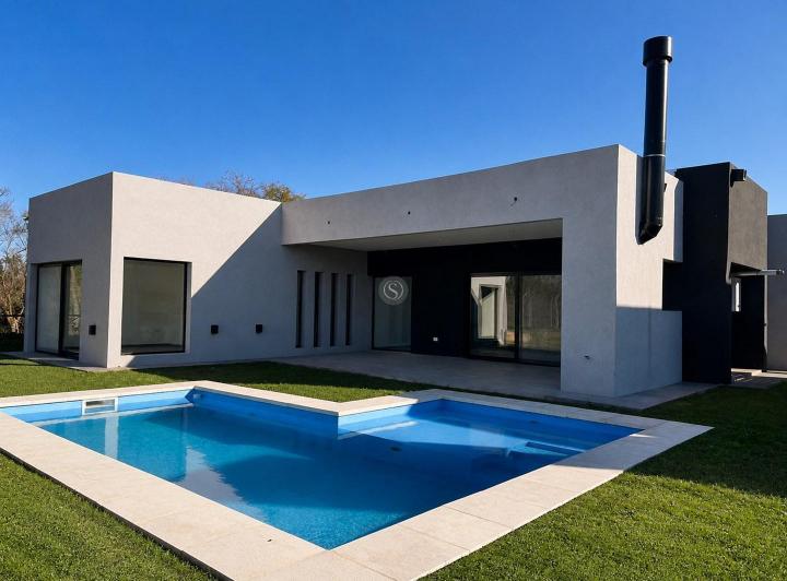 Casa · 141m² · 4 Ambientes · 2 Cocheras